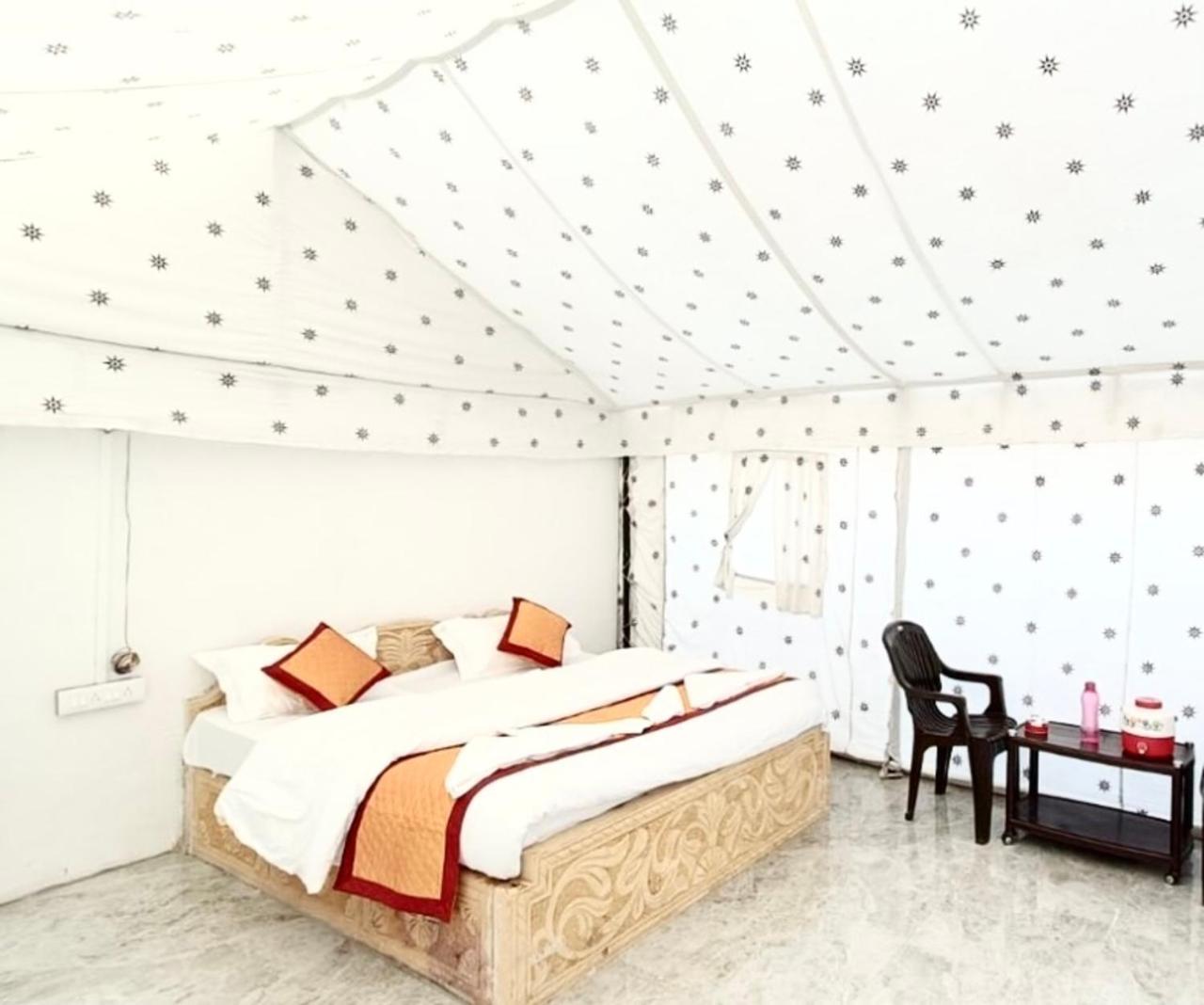 The Saffron Desert Camp Jaisalmer Exterior photo